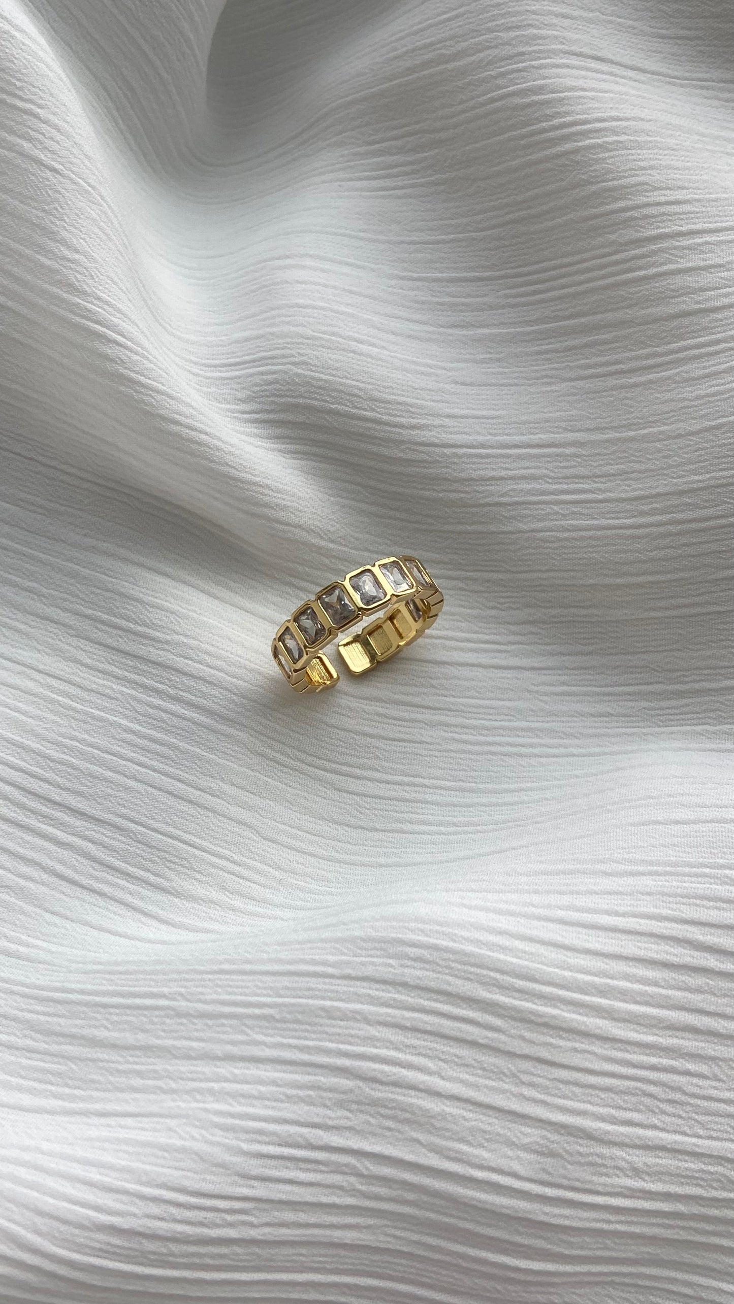 Elle Ring